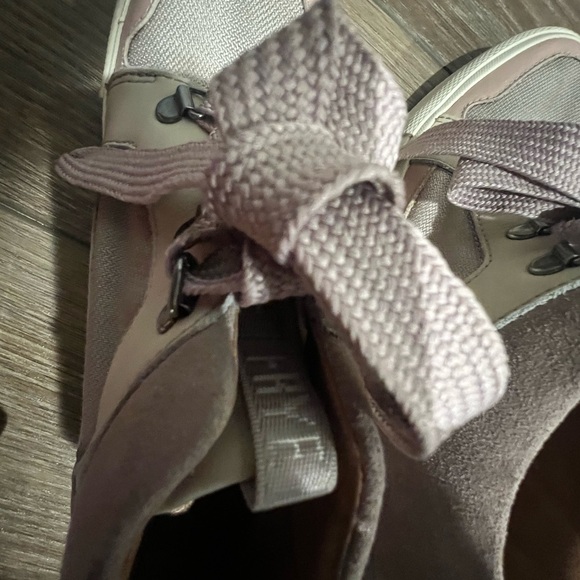 Women's Frye Gia Lug Trail Sneakers - Picture 13 of 15